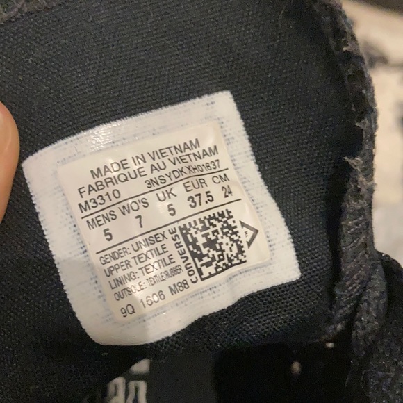 US 7 black on black converse chuck taylor hi - Picture 2 of 5